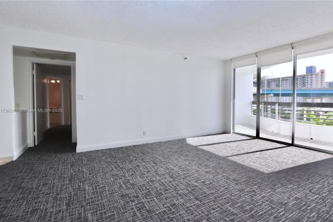 Condominio en venta en Aventura, Florida, 2 dormitorios, 109.9 m2 № 1863615 - foto 5