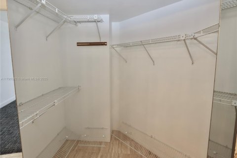 Condominio en venta en Aventura, Florida, 2 dormitorios, 109.9 m2 № 1863615 - foto 20