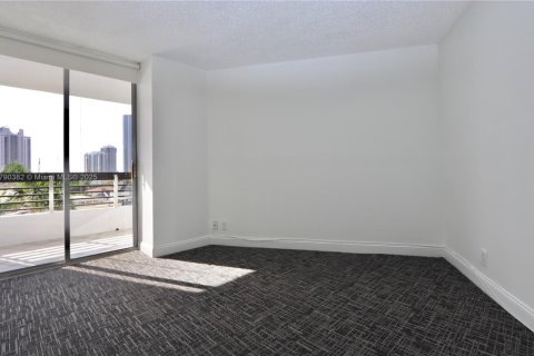 Condominio en venta en Aventura, Florida, 2 dormitorios, 109.9 m2 № 1863615 - foto 23