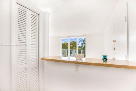 Copropriété à louer à Miami Beach, Floride: 1 chambre, 83.61 m2 № 2418197 - photo 13