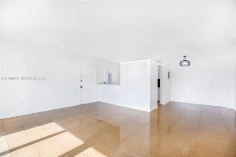 Copropriété à louer à Miami Beach, Floride: 1 chambre, 83.61 m2 № 2418197 - photo 5