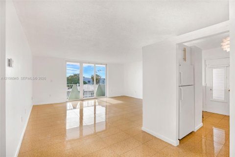 Copropriété à louer à Miami Beach, Floride: 1 chambre, 83.61 m2 № 2418197 - photo 9