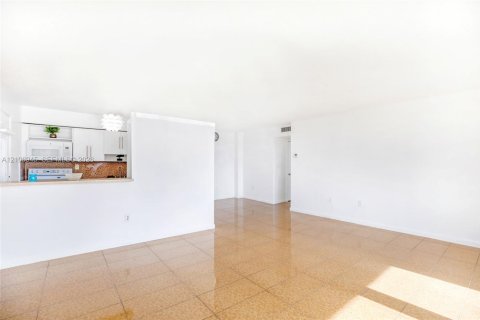 Copropriété à louer à Miami Beach, Floride: 1 chambre, 83.61 m2 № 2418197 - photo 7