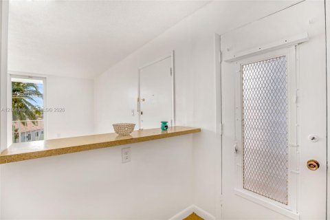 Copropriété à louer à Miami Beach, Floride: 1 chambre, 83.61 m2 № 2418197 - photo 12