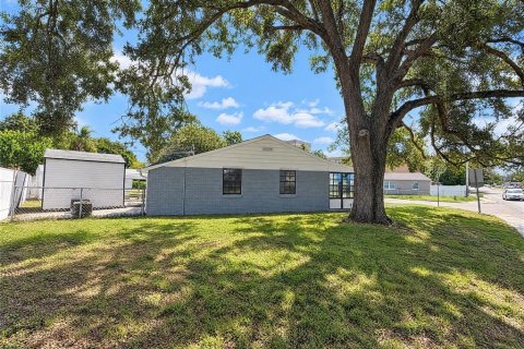 Casa en venta en Tampa, Florida, 2 dormitorios, 62.43 m2 № 2430690 - foto 15