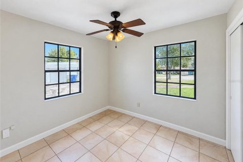 Casa en venta en Tampa, Florida, 2 dormitorios, 62.43 m2 № 2430690 - foto 9