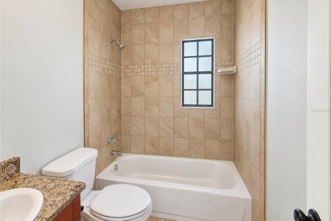 Casa en venta en Tampa, Florida, 2 dormitorios, 62.43 m2 № 2430690 - foto 12