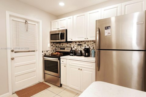 Propiedad comercial en venta en Dania Beach, Florida, 225.38 m2 № 2028765 - foto 9