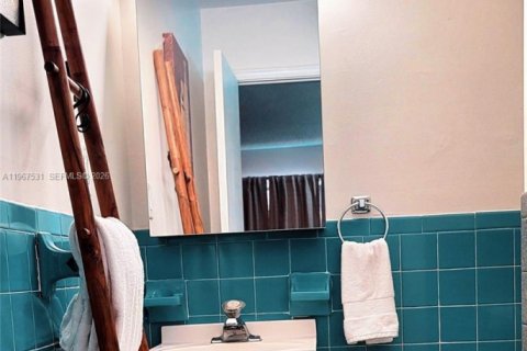 Propiedad comercial en venta en Dania Beach, Florida, 225.38 m2 № 2028765 - foto 22