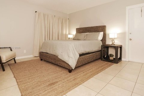 Propiedad comercial en venta en Dania Beach, Florida, 225.38 m2 № 2028765 - foto 11