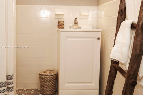 Propiedad comercial en venta en Dania Beach, Florida, 225.38 m2 № 2028765 - foto 13