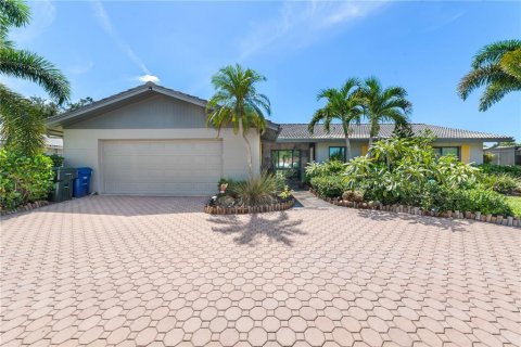 Casa en venta en Sarasota, Florida, 2 dormitorios, 138.89 m2 № 2396730 - foto 3