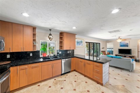 Casa en venta en Sarasota, Florida, 2 dormitorios, 138.89 m2 № 2396730 - foto 15