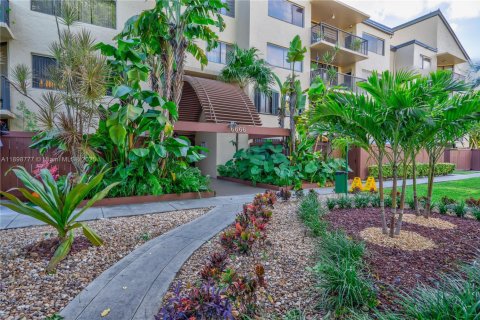 Condo in Miami, Florida, 3 bedrooms № 1950690 - photo 27