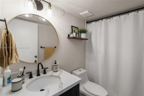 Condo in Miami, Florida, 3 bedrooms № 1950690 - photo 15