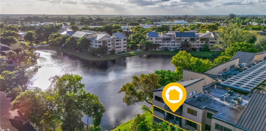 Condo in Miami, Florida, 3 bedrooms № 1950690