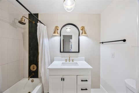 Townhouse in Clearwater, Florida 2 bedrooms, 79.25 sq.m. № 1904088 - photo 9