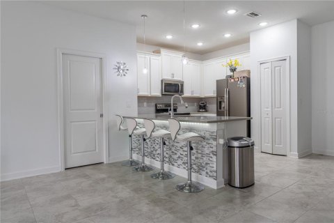 Townhouse in Orlando, Florida 4 bedrooms, 177.63 sq.m. № 2207328 - photo 7