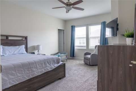 Townhouse in Orlando, Florida 4 bedrooms, 177.63 sq.m. № 2207328 - photo 11
