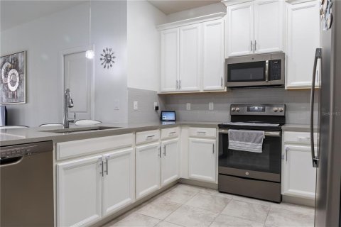 Townhouse in Orlando, Florida 4 bedrooms, 177.63 sq.m. № 2207328 - photo 10