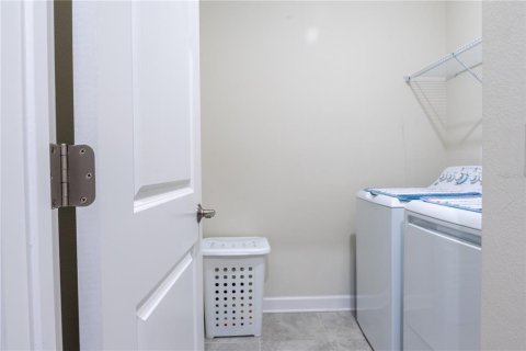 Townhouse in Orlando, Florida 4 bedrooms, 177.63 sq.m. № 2207328 - photo 25