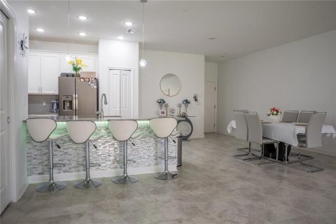 Townhouse in Orlando, Florida 4 bedrooms, 177.63 sq.m. № 2207328 - photo 8