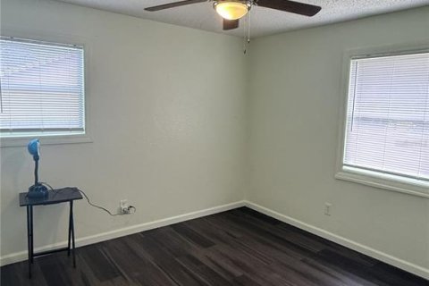 House in Orlando, Florida 4 bedrooms, 129.32 sq.m. № 2202108 - photo 9
