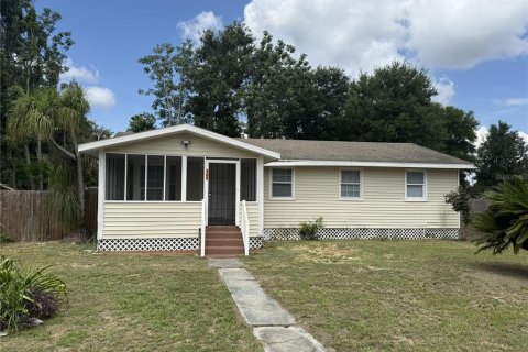 House in Orlando, Florida 4 bedrooms, 129.32 sq.m. № 2202108 - photo 2