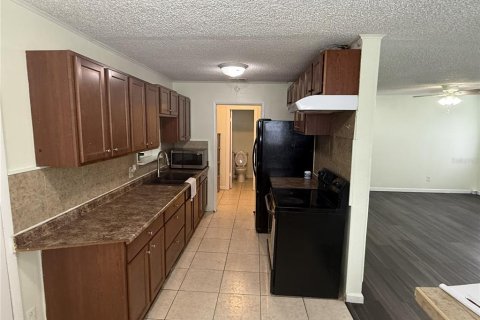House in Orlando, Florida 4 bedrooms, 129.32 sq.m. № 2202108 - photo 4