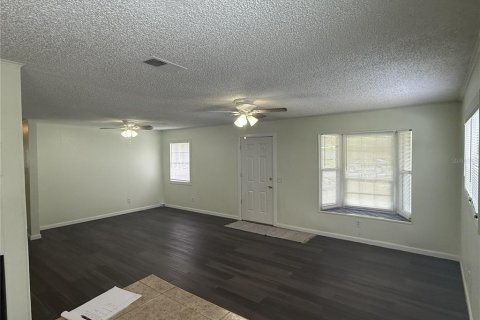 House in Orlando, Florida 4 bedrooms, 129.32 sq.m. № 2202108 - photo 3