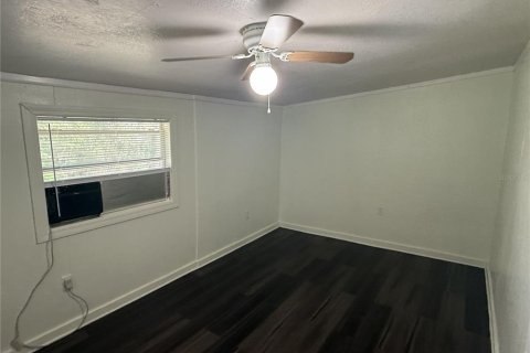 House in Orlando, Florida 4 bedrooms, 129.32 sq.m. № 2202108 - photo 12