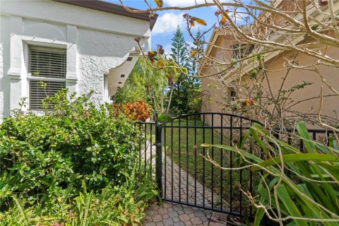 House in Boca Raton, Florida 3 bedrooms, 214.05 sq.m. № 2031124 - photo 22