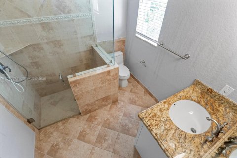 House in Boca Raton, Florida 3 bedrooms, 214.05 sq.m. № 2031124 - photo 15