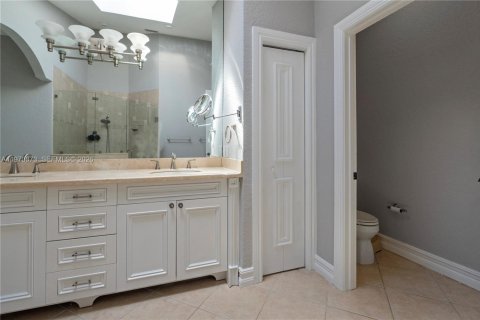 House in Boca Raton, Florida 3 bedrooms, 214.05 sq.m. № 2031124 - photo 14