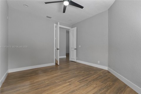 House in Boca Raton, Florida 3 bedrooms, 214.05 sq.m. № 2031124 - photo 9