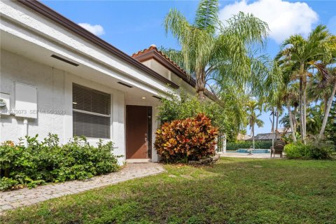 House in Boca Raton, Florida 3 bedrooms, 214.05 sq.m. № 2031124 - photo 21