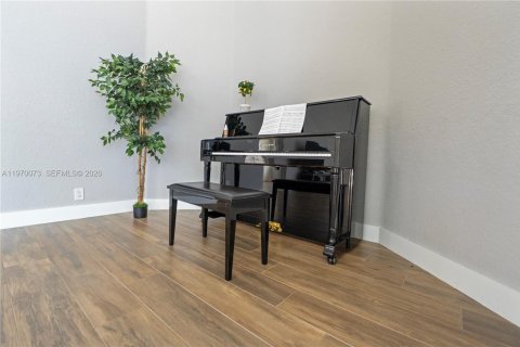 House in Boca Raton, Florida 3 bedrooms, 214.05 sq.m. № 2031124 - photo 7