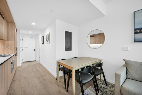 Copropriété à vendre à Miami, Floride: 2 chambres, 73.02 m2 № 1992594 - photo 9