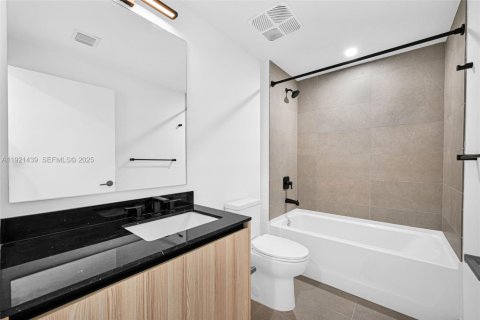 Copropriété à vendre à Miami, Floride: 2 chambres, 73.02 m2 № 1992594 - photo 21