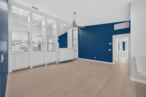 Villa ou maison à vendre à Palm City, Floride: 2 chambres, 143.07 m2 № 2419509 - photo 14