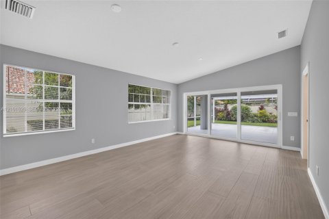 Villa ou maison à vendre à Palm City, Floride: 2 chambres, 143.07 m2 № 2419509 - photo 28