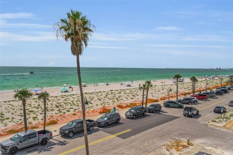 Condo in Saint Pete Beach, Florida, 2 bedrooms  № 1872916 - photo 21