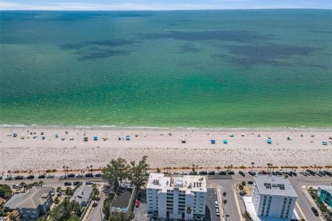 Condo in Saint Pete Beach, Florida, 2 bedrooms  № 1872916 - photo 4