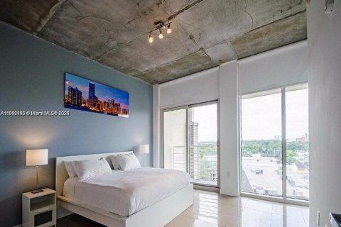 Condo in Miami, Florida, 2 bedrooms  № 2012814 - photo 6