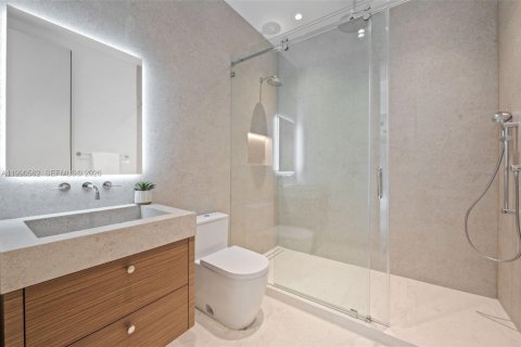 House in Coral Gables, Florida 6 bedrooms, 476.5 sq.m. № 2069554 - photo 29