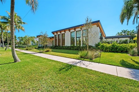 House in Coral Gables, Florida 6 bedrooms, 476.5 sq.m. № 2069554 - photo 2