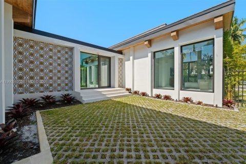 House in Coral Gables, Florida 6 bedrooms, 476.5 sq.m. № 2069554 - photo 4