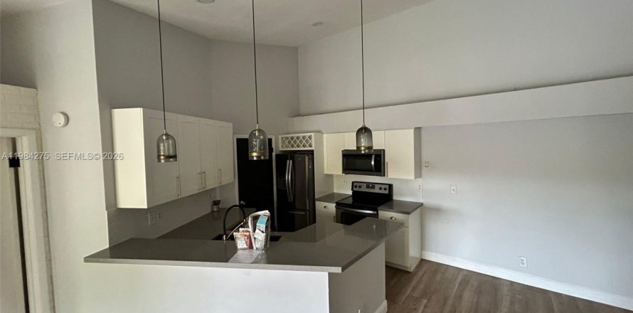 Квартира в Санрайз, Флорида 2 спальни, 95.13м2 № 2045502