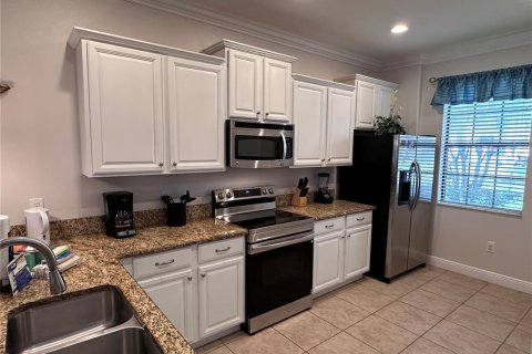 House in Davenport, Florida 5 bedrooms, 264.03 sq.m. № 1797178 - photo 6