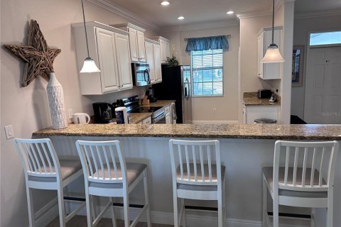 House in Davenport, Florida 5 bedrooms, 264.03 sq.m. № 1797178 - photo 9